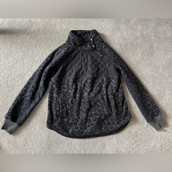 Abercrombie fleece leopard print pullover - Picture 2 of 3